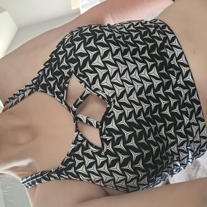 NWOT VS Sport Cutout Sports Bra